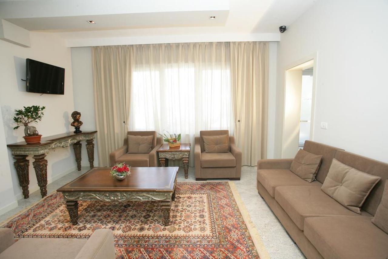 Hotel Vila 60 Tirana Exteriör bild