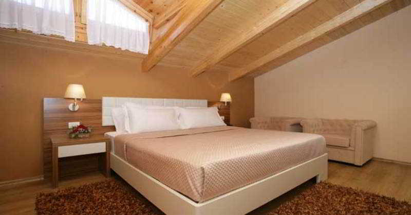Hotel Vila 60 Tirana Exteriör bild